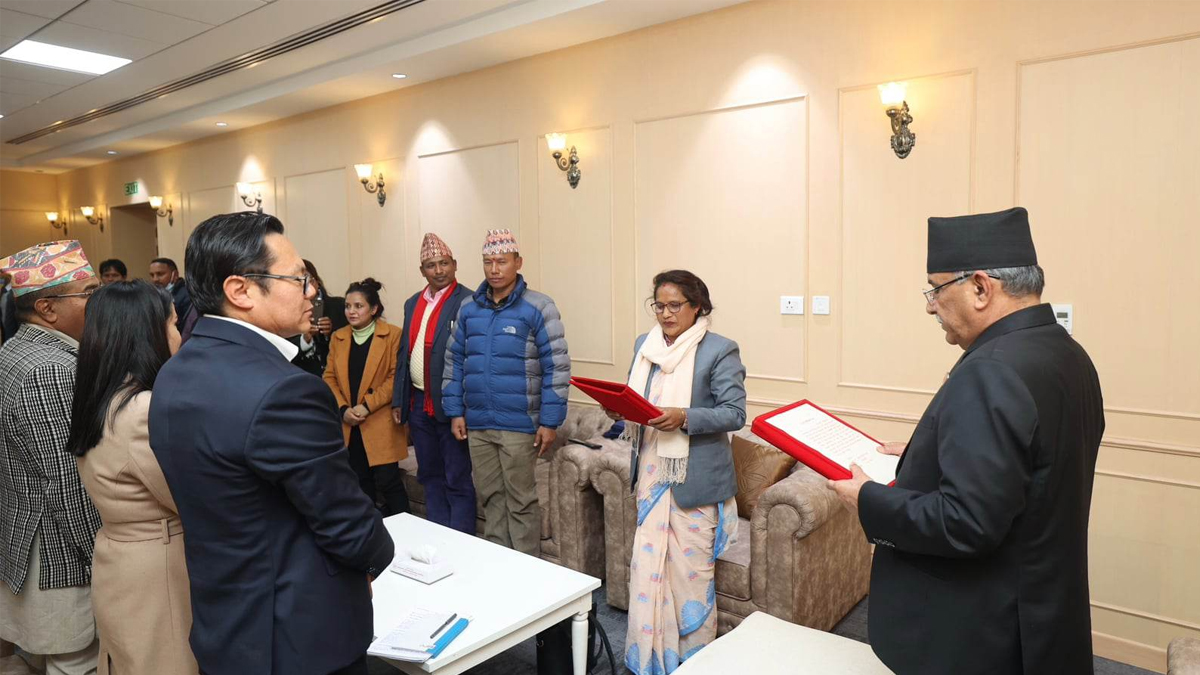 पर्यटन राज्यमन्त्री शिर्पालीले लिइन् सपथ 